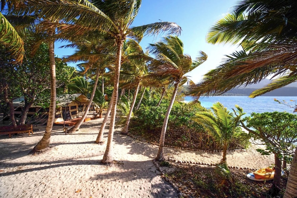 VAI (Manta Ray) Beach Dorm
