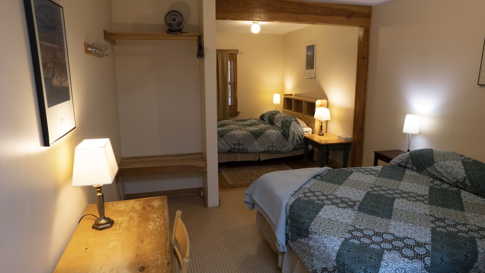 Room, 2 Queen Beds (Room 2)