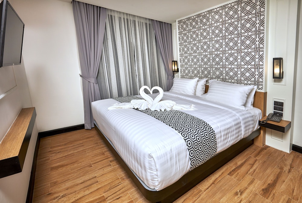 One Bed Premier Suite photo 2