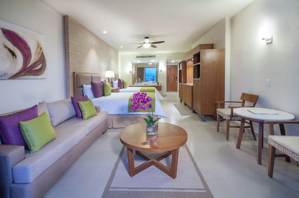 Junior Suite, Ocean View thumbnail 5