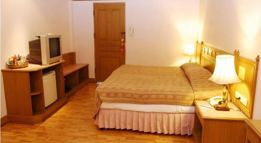 Deluxe Twin Room photo 2