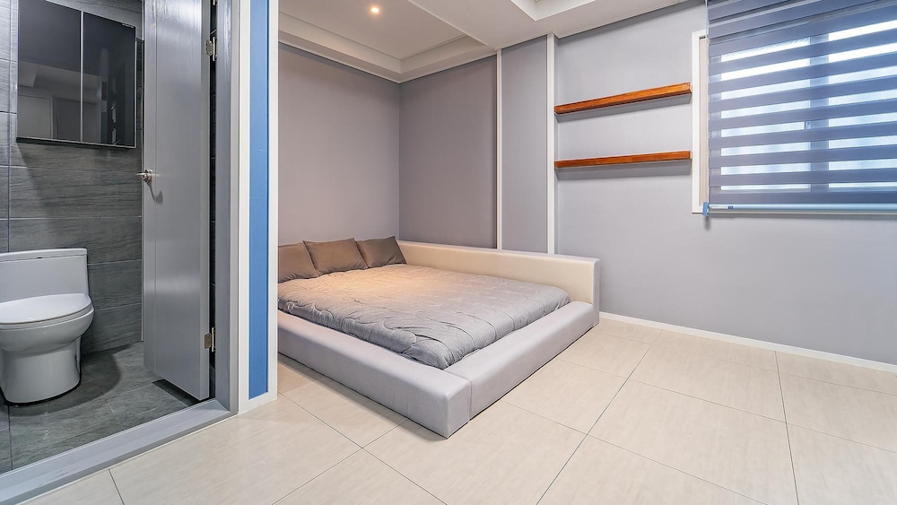 Basic Room, 1 Bedroom (306 Ho (Netflix))