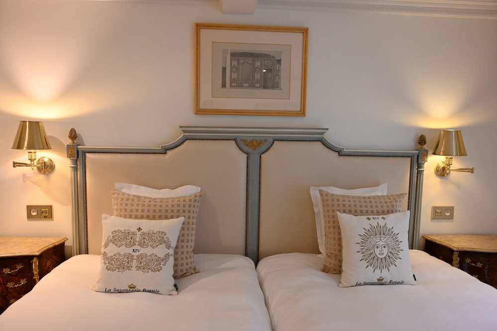 Deluxe Double Room, Private Bathroom - Photo 5
