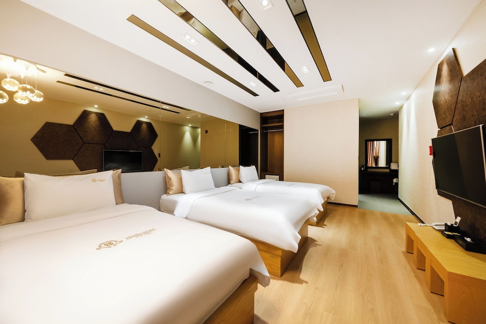 Triple Twin Room