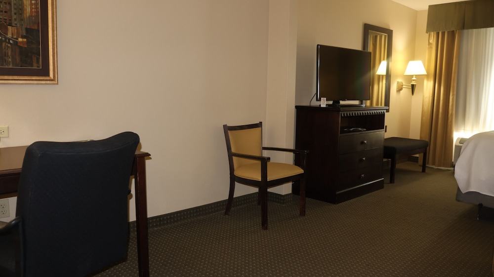 Standard Room, 1 King Bed - Photo 2