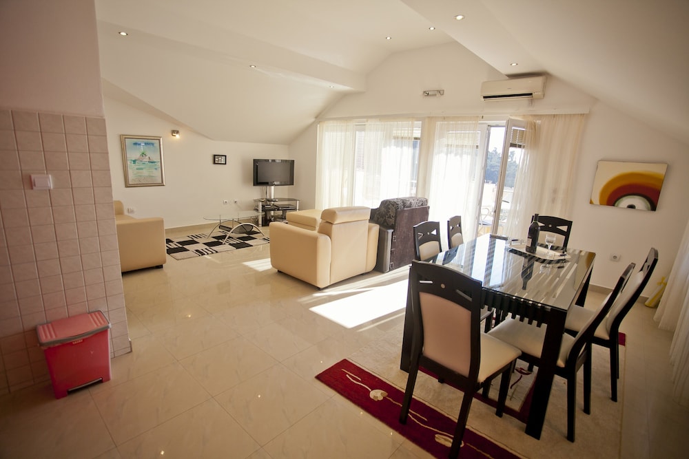 Apartment, 2 Bedrooms, Sea View photo 1