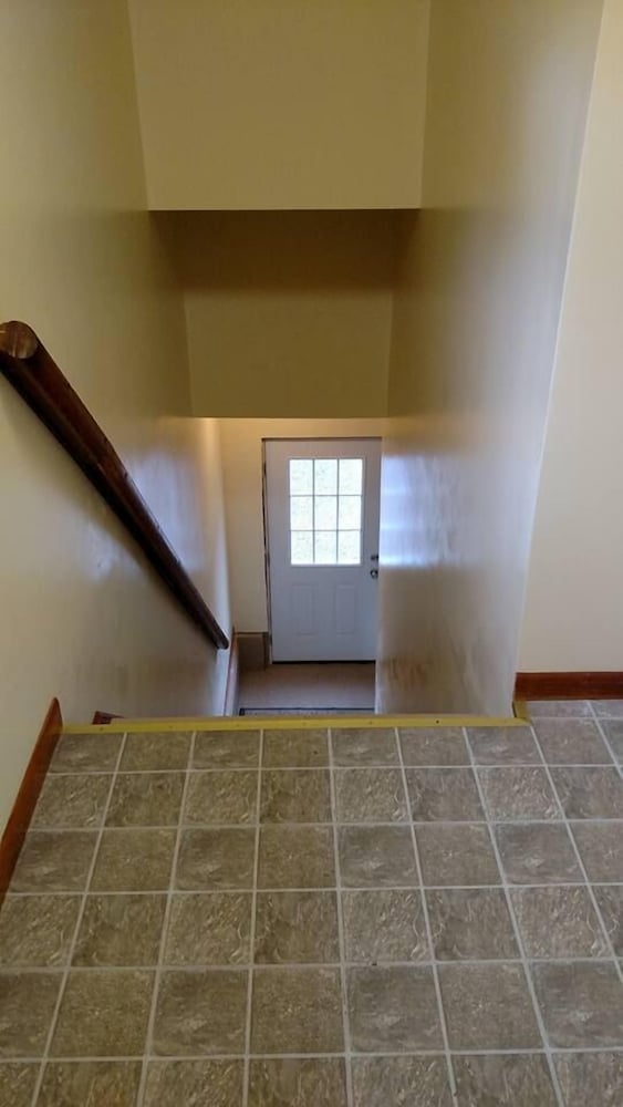 Suite, 3 Bedrooms, 2 Bathrooms (Suite 5, Second Floor) photo 3