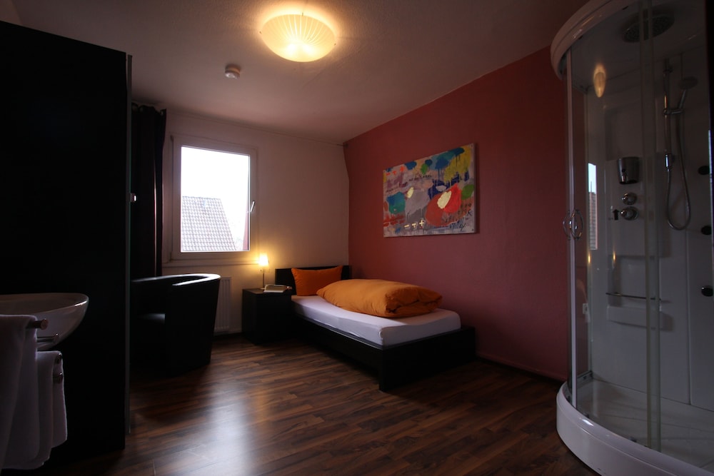 Economy Room photo 2