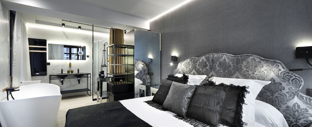 Luxury Double Room (Nieves)
