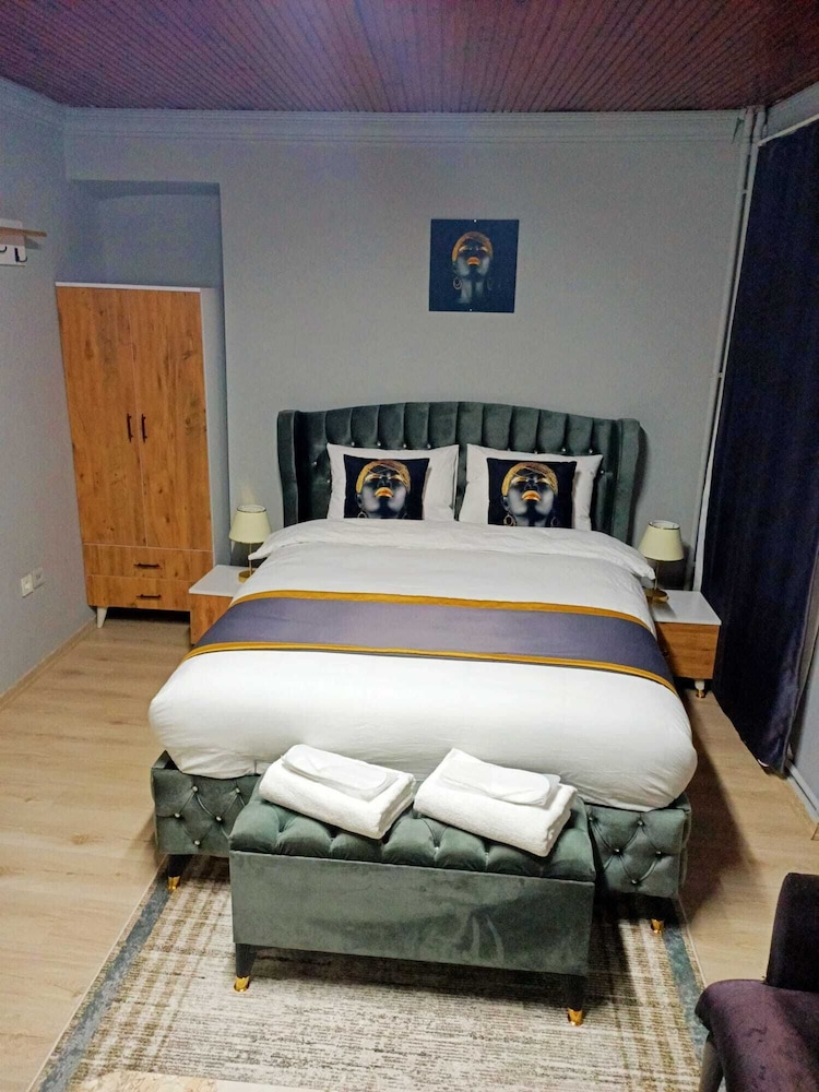 Comfort Studio Suite, 1 King Bed photo 1