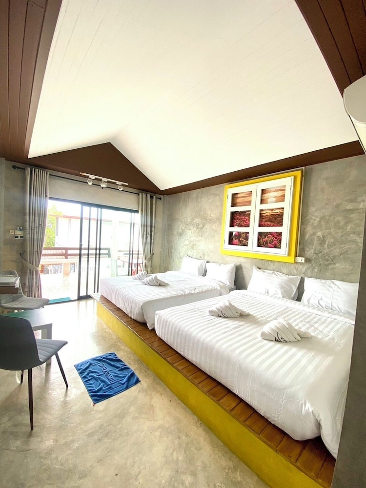 Family Quadruple Room, Lanai, Partial Sea View