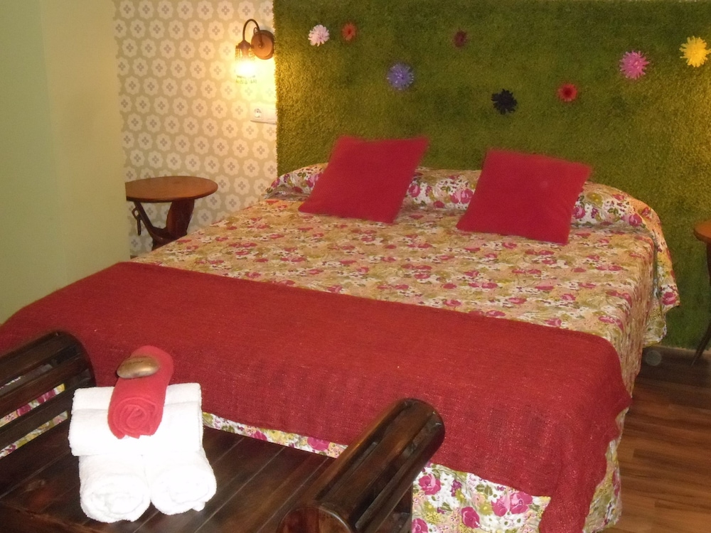 Habitación Triple, Balcón, Vista al Valle (Verdena)