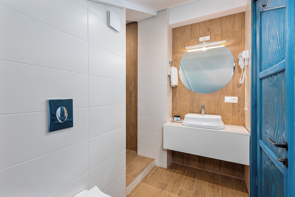 Panoramic Double or Twin Room photo 3