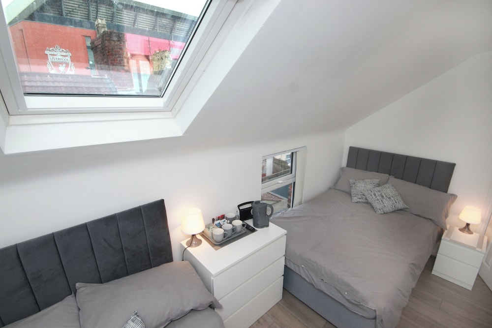 Room, Multiple Beds, Ensuite photo 2