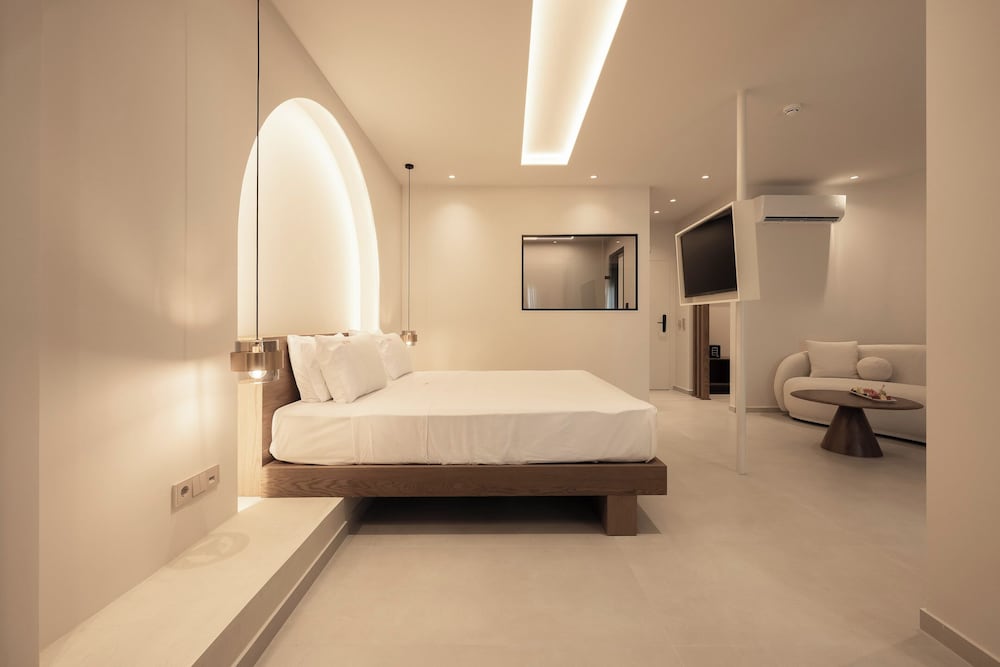 Deluxe Sea View Suite