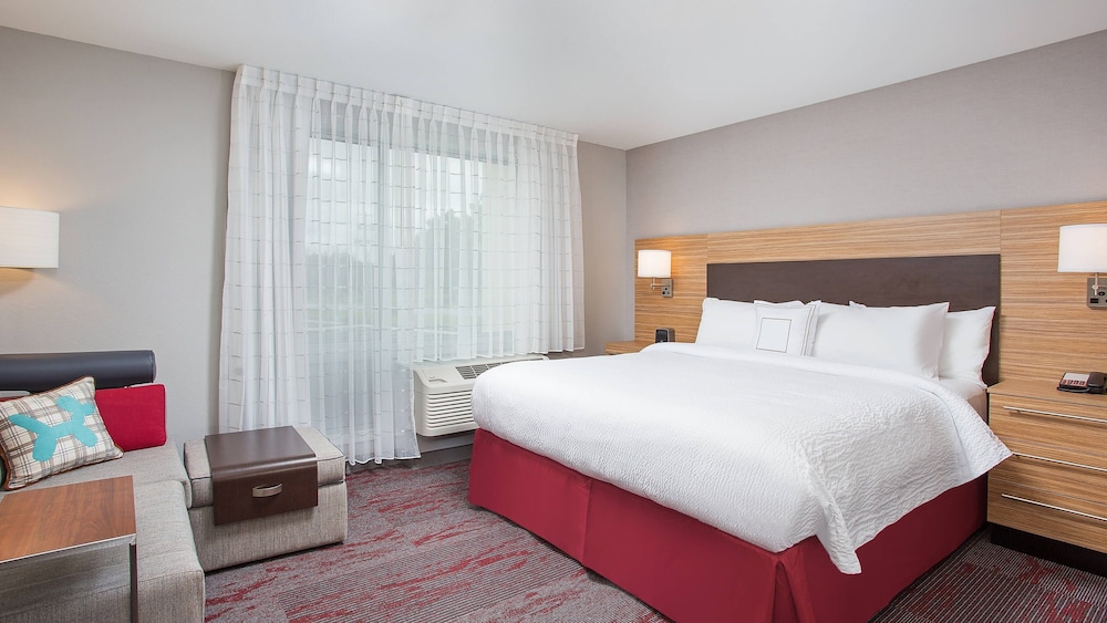 Studio Suite, 1 Bedroom (Mobility Accessible, Roll-In Shower) photo 3