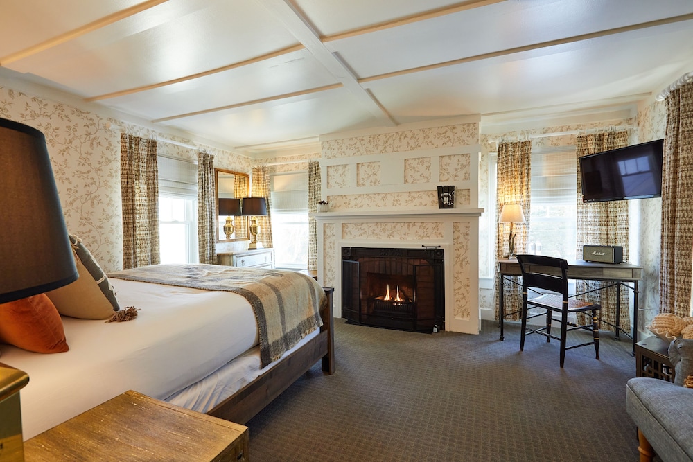 Comfort Single Room, 1 Queen Bed, Fireplace
