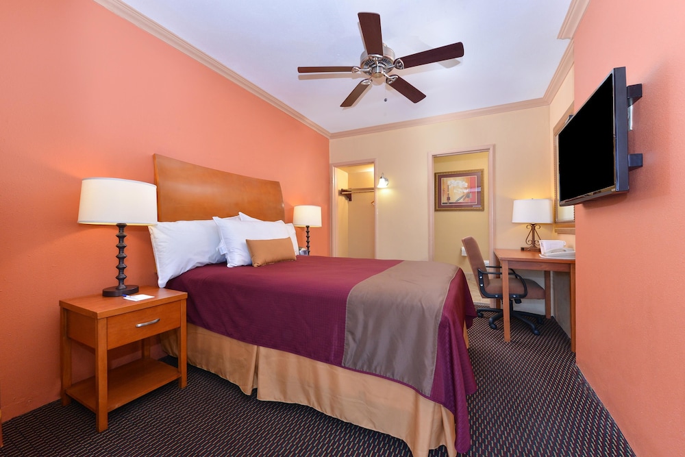 Room, 1 Double Bed, Accessible, Non Smoking photo 1