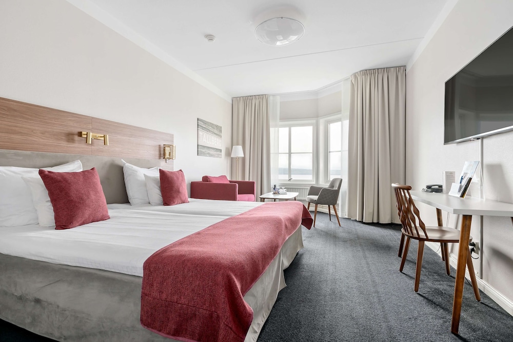 Deluxe Room, 2 Twin Beds, Non Smoking, Sea View (with Sofabed) - Photo 4
