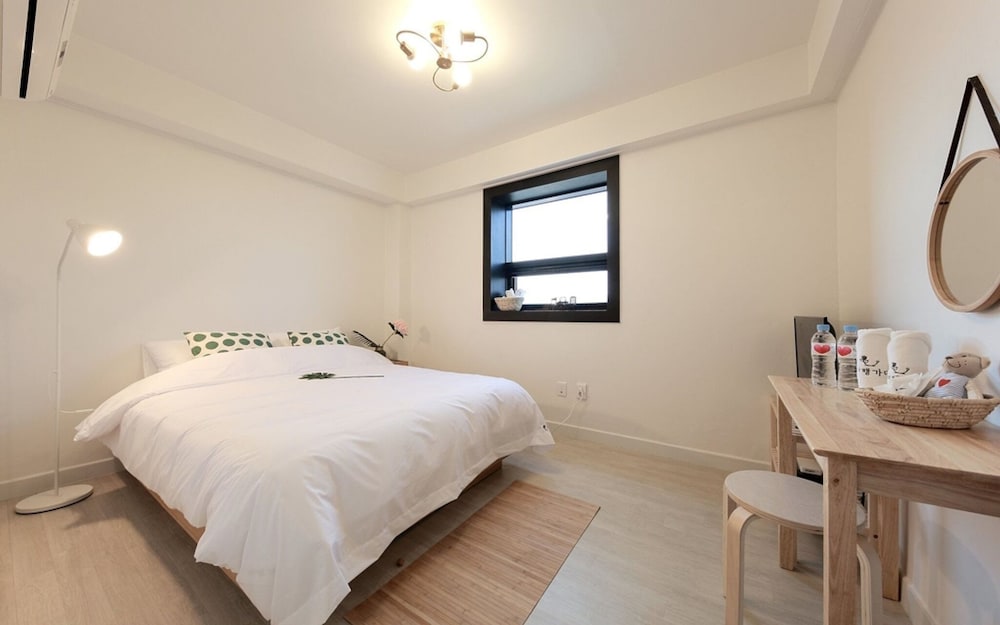 Room (Double Room 401)