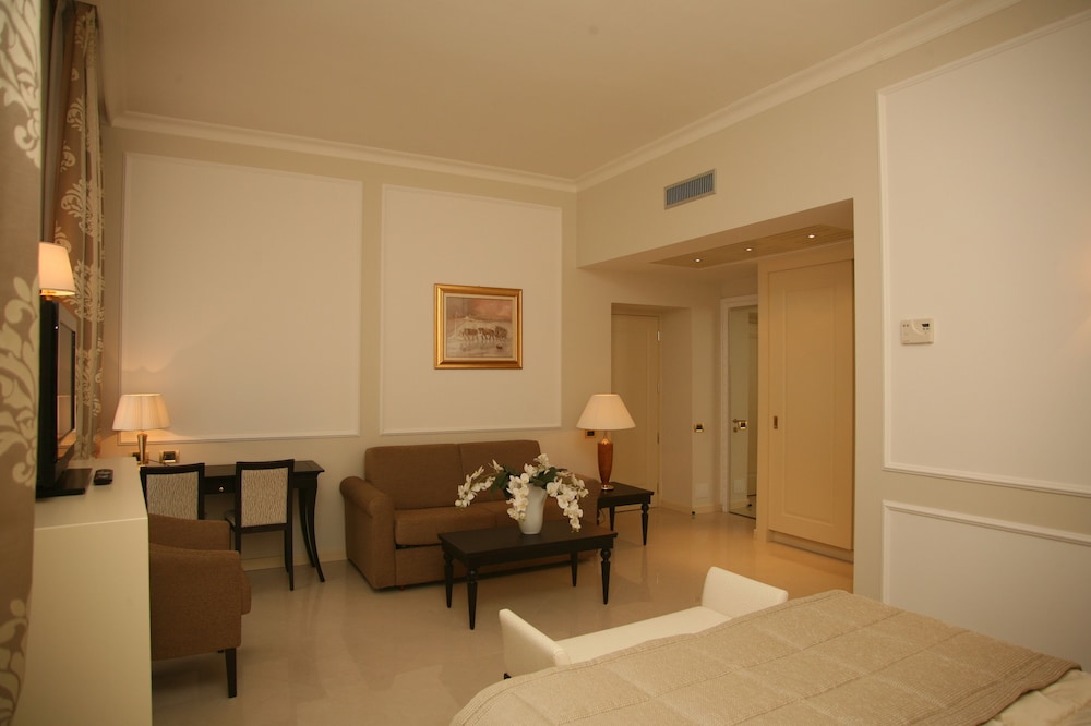 Deluxe Room, City View (beach access included), photo 6