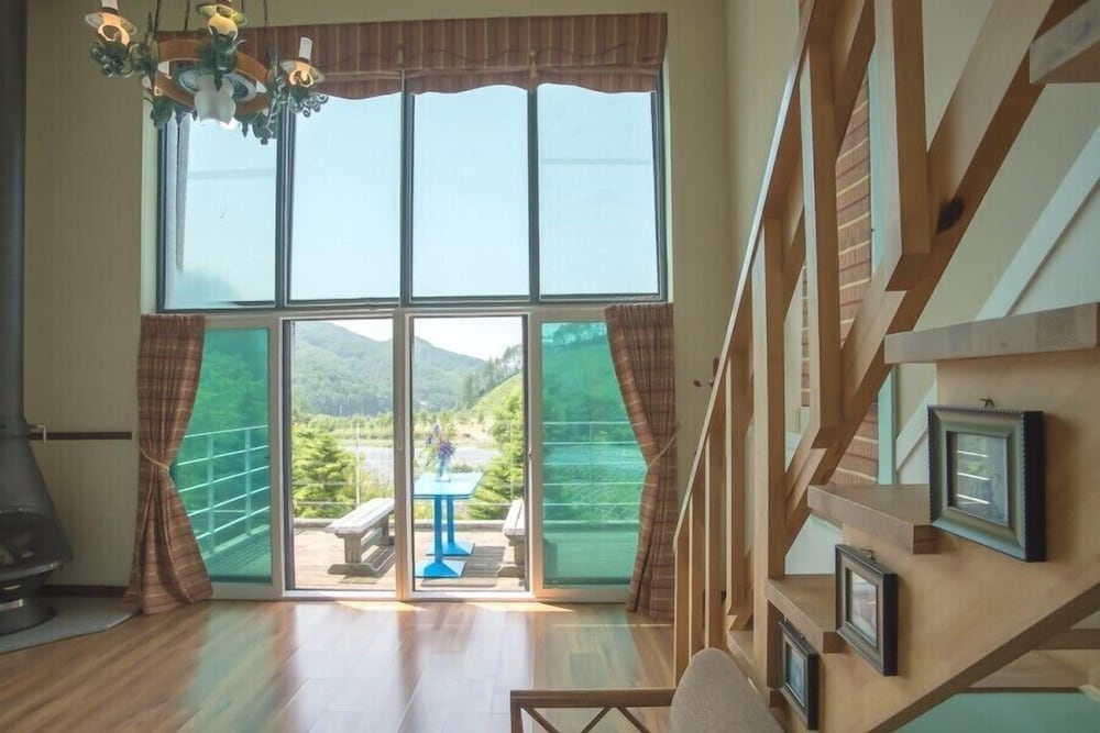Room (Hyunny) photo 3