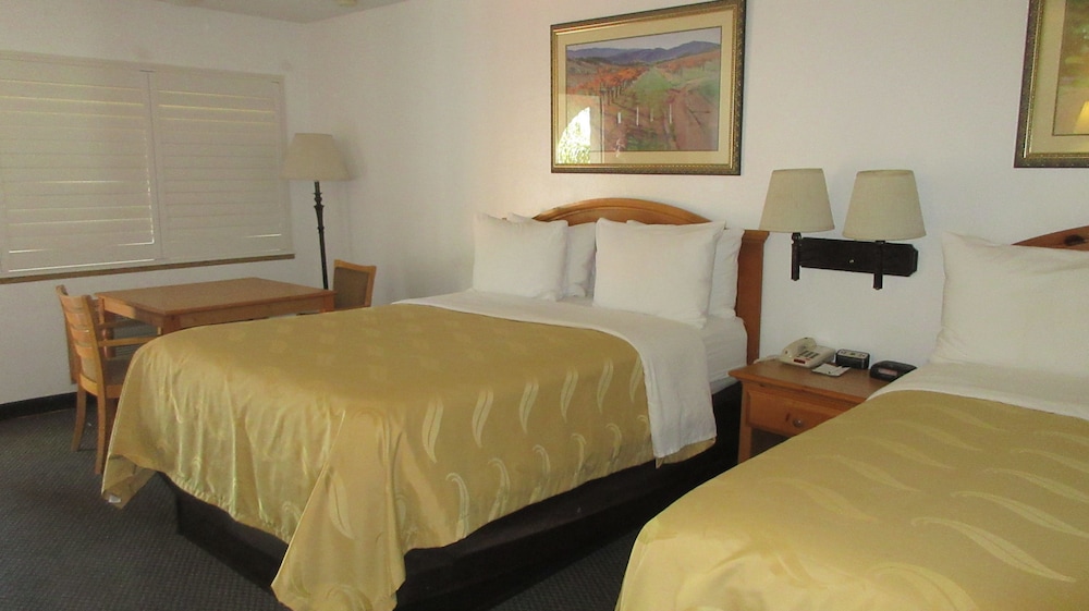 Deluxe Room, 2 Queen Beds - Photo 3