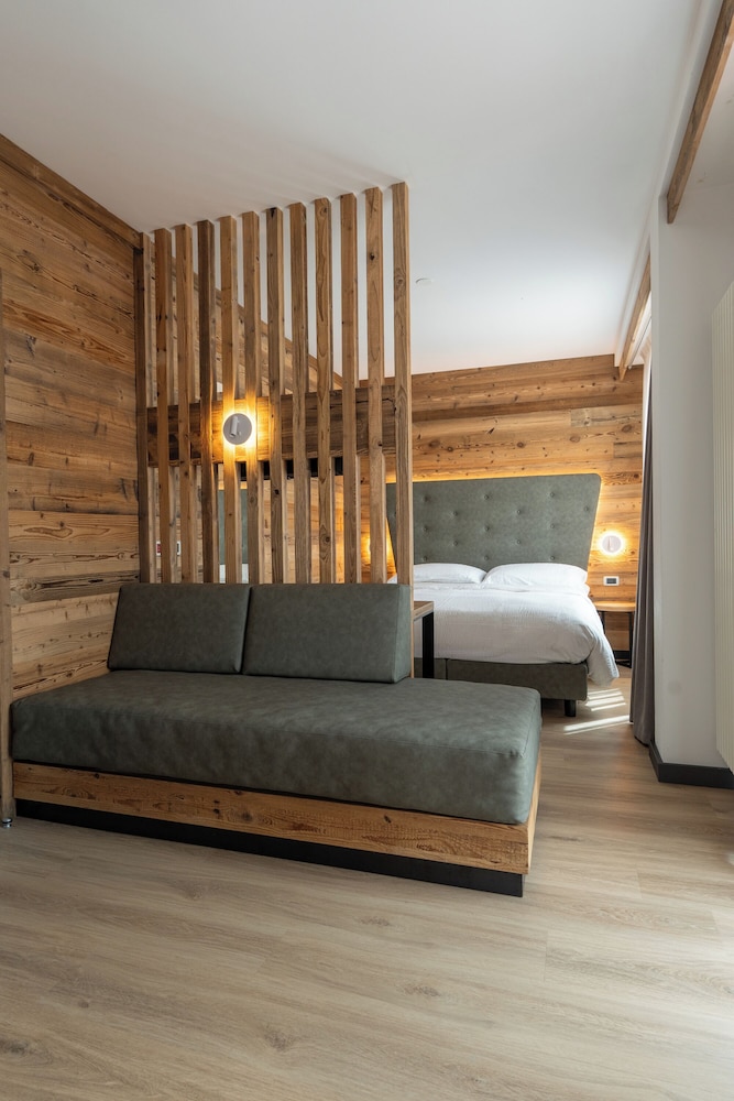 Panoramic Room, 1 Double Bed, Mountain View photo 1