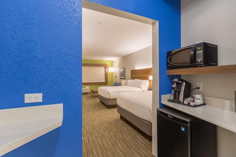 Suite, Multiple Beds, Non Smoking photo 1