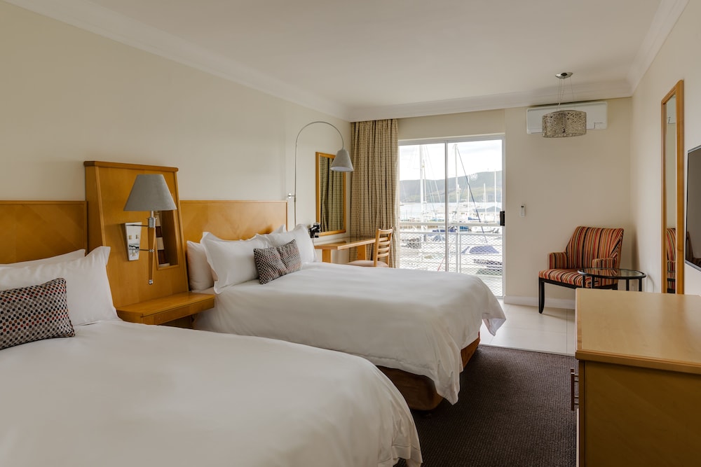 Family Room, 2 Double Beds, Lagoon View - Photo 7