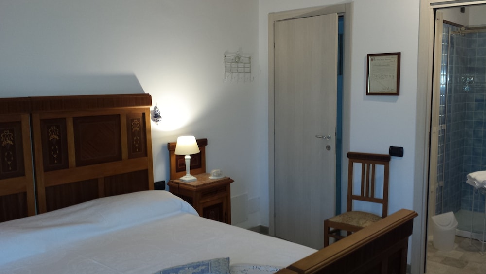 Romantic Double Room, Garden View photo 2