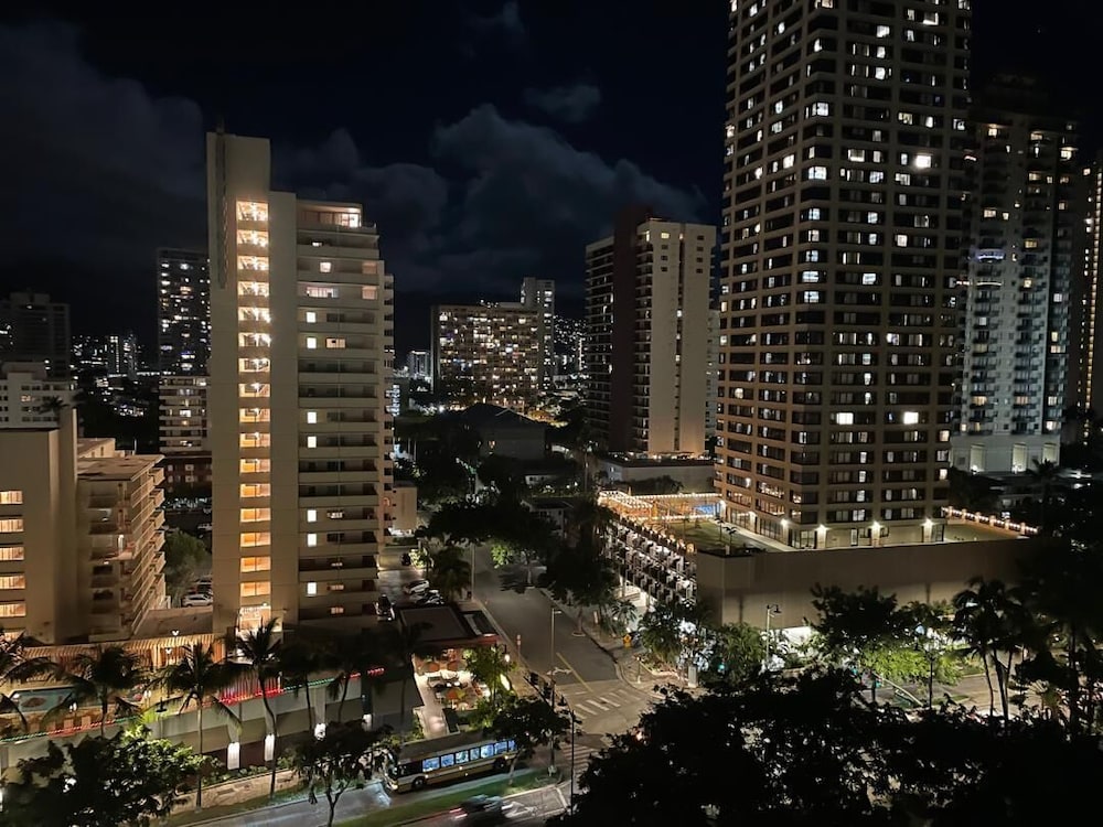 Deluxe Condo, 2 Queen Beds, Kitchenette