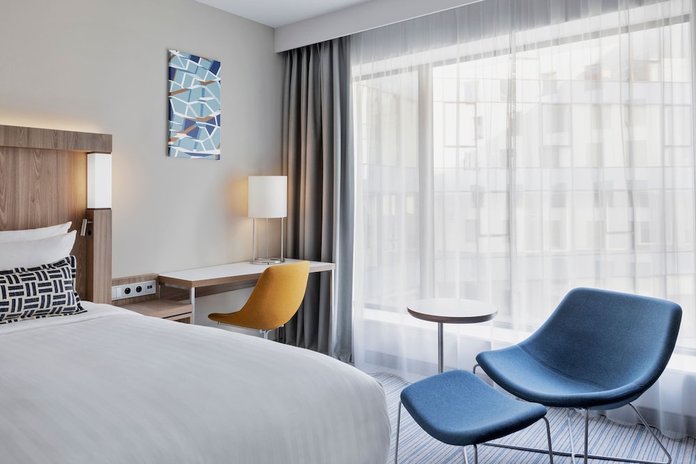 Standard Room, 2 Twin Beds, City View - Photo 6