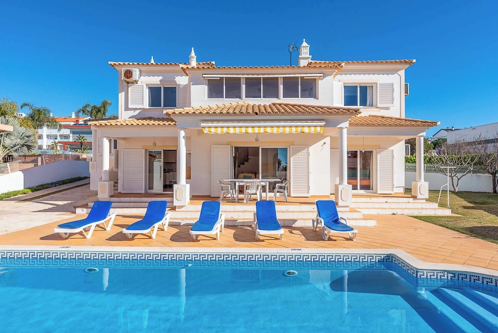 Villa (4 Bedrooms)