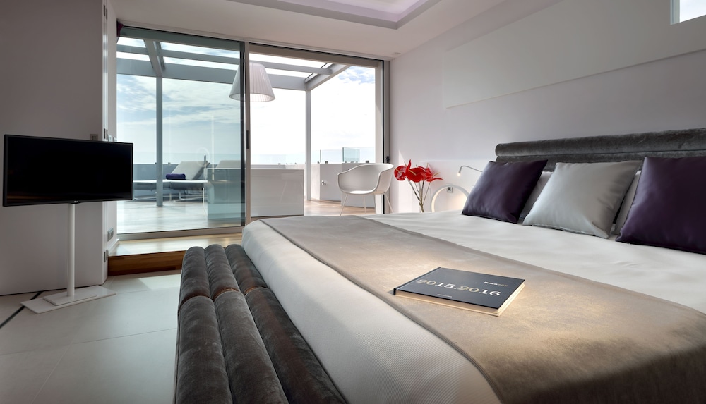 Premium Suite, Jetted Tub, Beach View