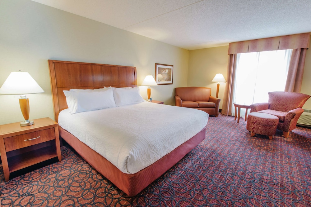 1 King Junior Suite, Accessible - Photo 2