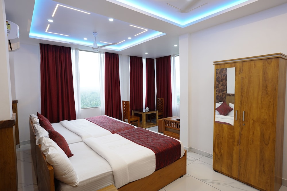 Deluxe Quadruple Room, Balcony photo 3