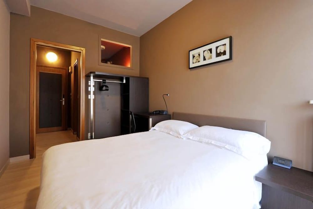 Standard Double Room - Photo 2