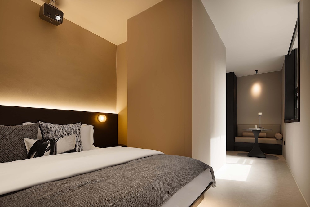 Junior Double Room, City View
