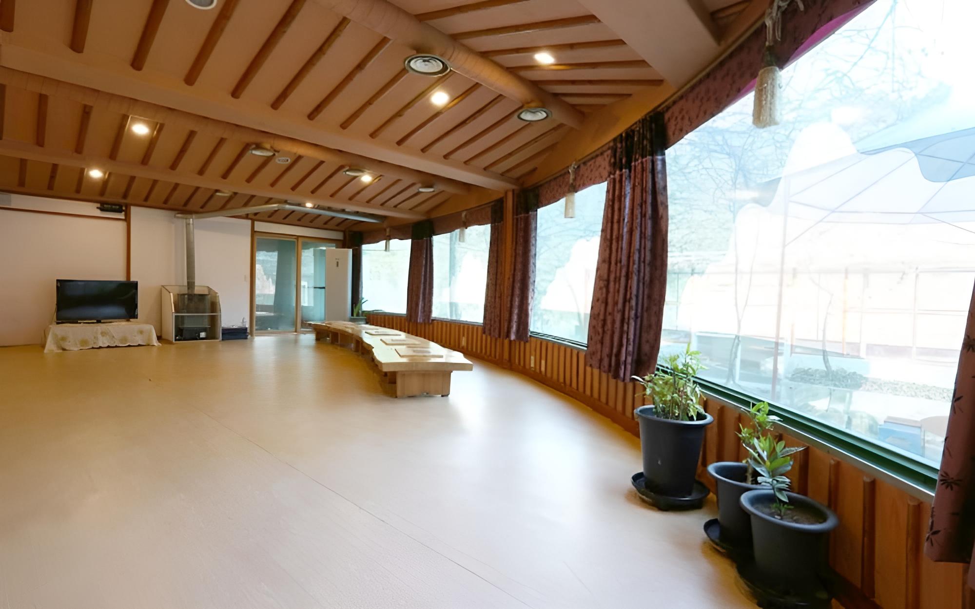 Room (Darae) - Photo 2
