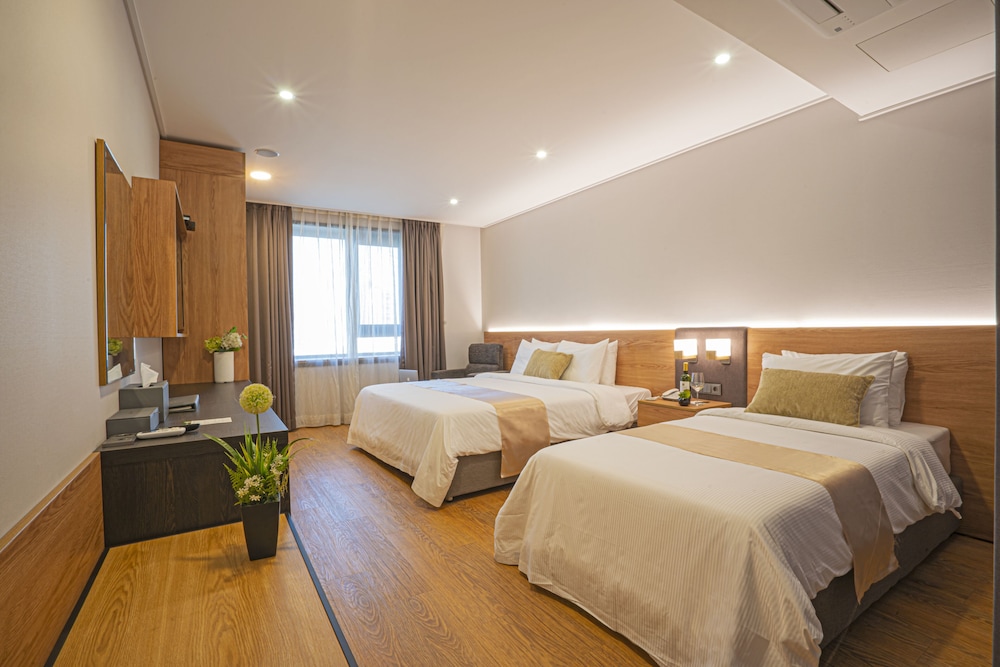 Deluxe Twin Room photo 3