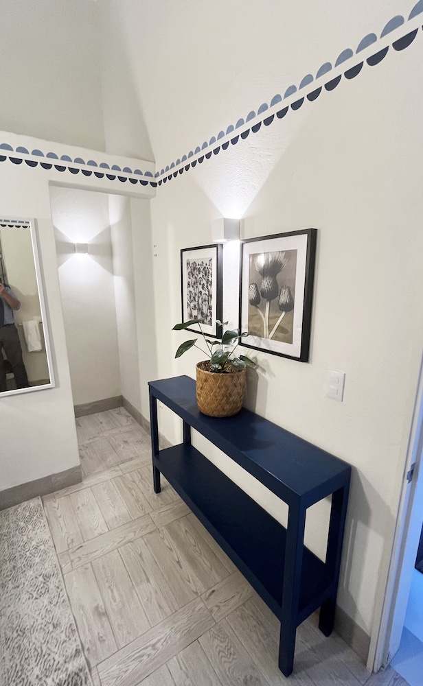 4 Suite Max with Fountain and Mountain View - Pet Friendly photo 3