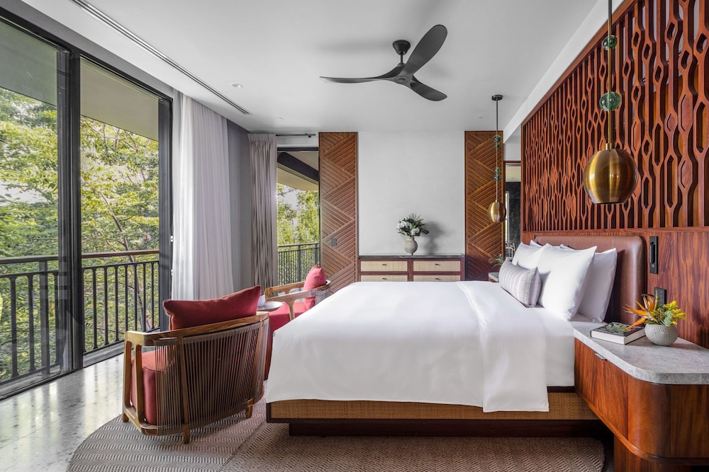 Suite, 1 King Bed (View)
