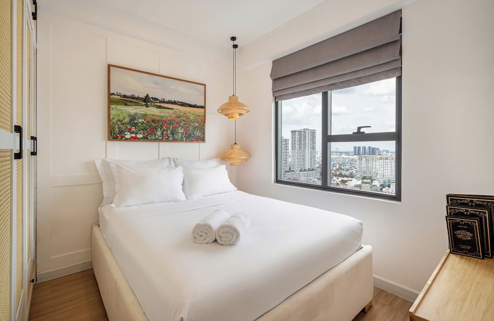 Studio, Balcony, City View