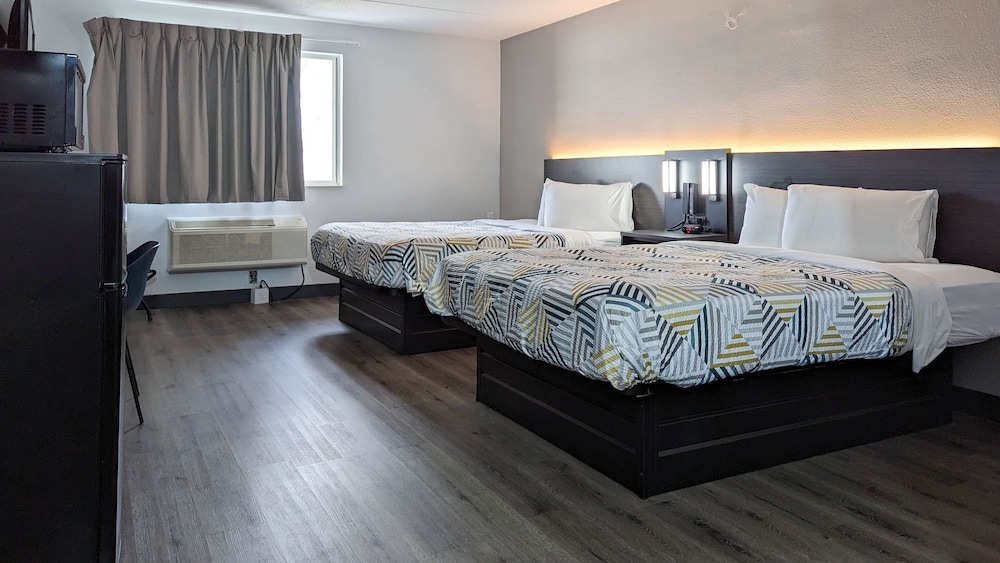 Standard Room, 2 Double Beds, Accessible, Non Smoking photo 1