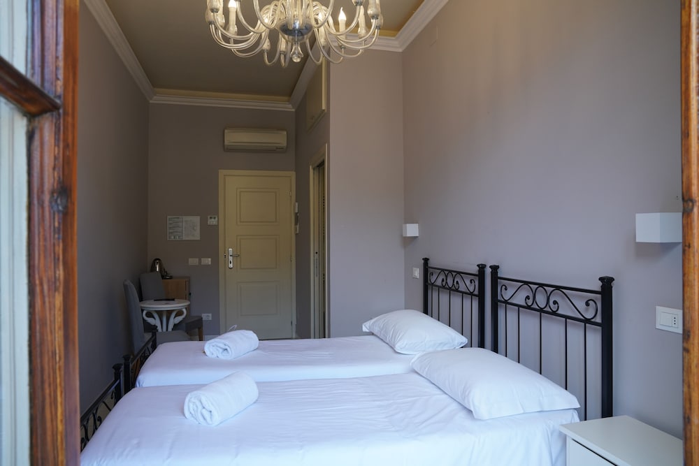 Superior Twin Room photo 3