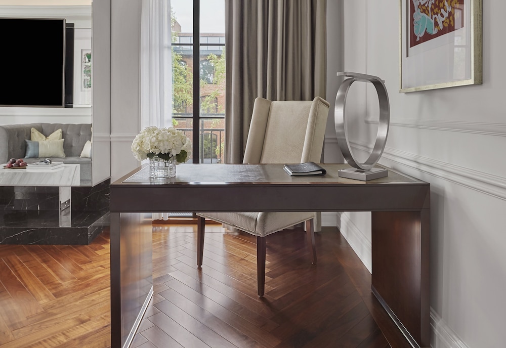 Suite (Rosewood)