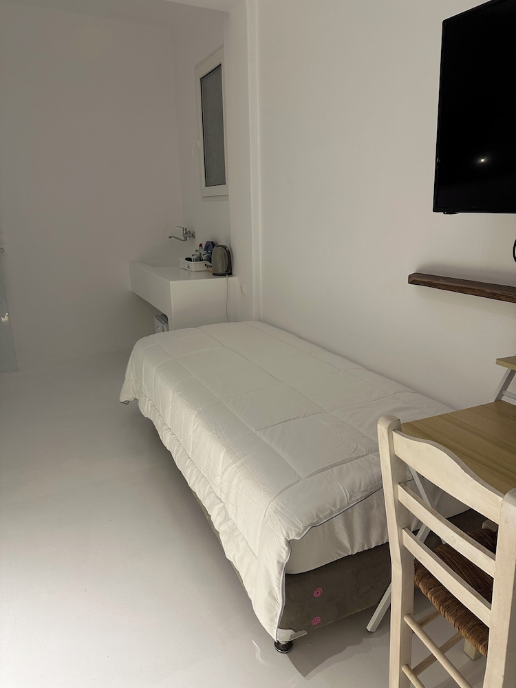Budget Family Studio - Photo 4