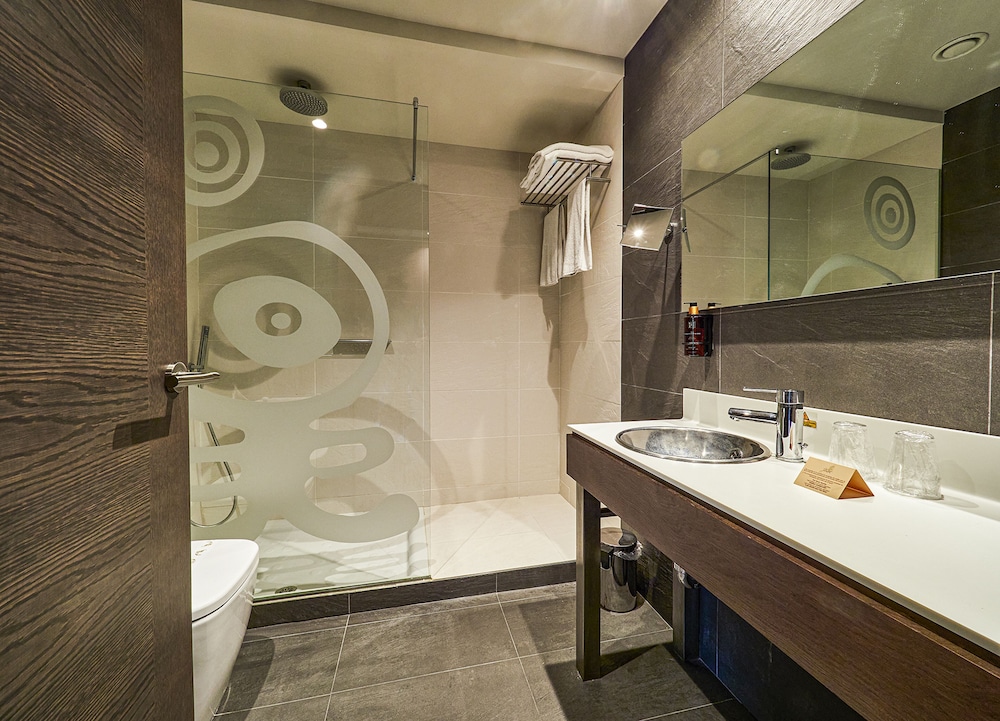 Twin Room (Shared Terrace) photo 3