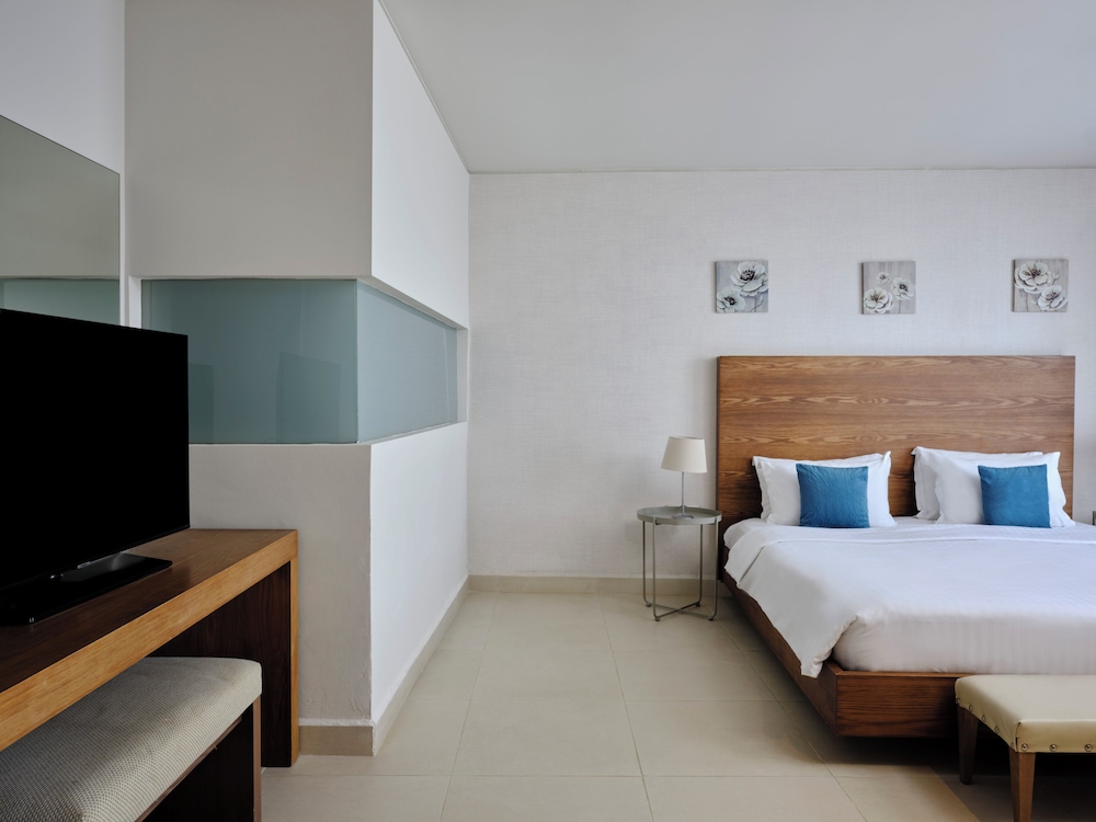One Bedroom Suite Sea View